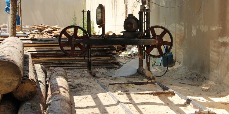 ხაშურში უკანონო სახერხი საამქრო გამოავლინეს