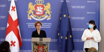 ეკატერინე დგებუაძე: „განსხვავებული საჭიროებებიდან გამომდინარე, დეცენტრალიზაციის ხელშეწყობის მიზნით, სკოლას ექნება შესაძლებლობა, თავად  დაგეგმოს სასწავლო პროცესი რეკომენდაციების ფარგლებში“