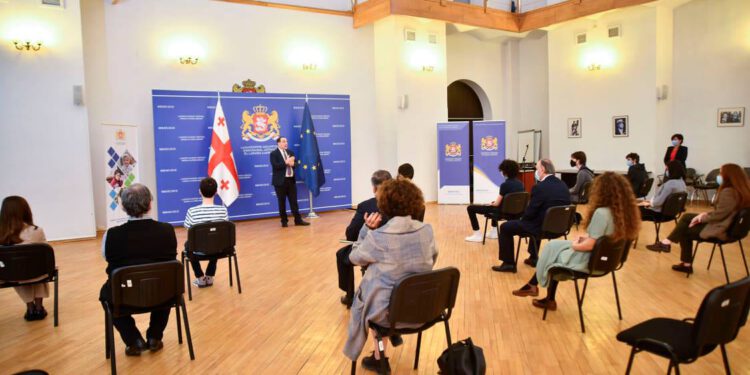 მიხეილ ჩხენკელმა ინფორმატიკისა და მათემატიკის მსოფლიო ოლიმპიადების გამარჯვებულებს წარმატებული ასპარეზობა მიულოცა