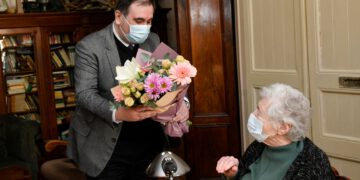 ქალთა საერთაშორისო დღესთან დაკავშირებით მიხეილ ჩხენკელი დამსახურებულ ქალბატონებს ეწვია