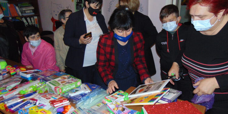პარლამენტარ ანტონ ობოლაშვილის მხარდაჭერით ახალციხის მუნიციპალიტეტში წიგნიერების საქველმოქმედო აქცია გაიმართა