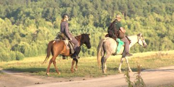შიდა ტურიზმი: რამდენს ხარჯავენ და რა მიზნით მოგზაურობენ საქართველოს მოქალაქეები