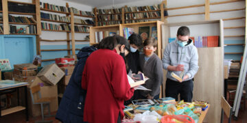 ანტონ ობოლაშვილის საახალწლო ნობათი ბაკურიანის, წაღვერისა და ტაძრისის სკოლებს