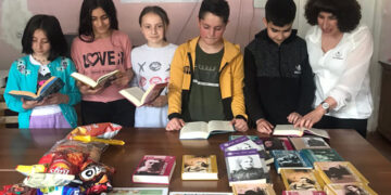 ანტონ ობოლაშვილის მხარდაჭერით ასპინძის მუნიციპალიტეტის ოთხი სკოლის ბიბლიოთეკაში წიგნადი ფონდი განახლდა