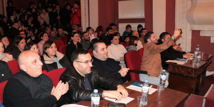 ბორჯომის კულტურისა და ხელოვნების ცენტრში „ქართული ლიგის“ სასკოლო ჩემპიონატი გაიმართა, რომლის გამარჯვებულიც N1 საჯარო სკოლის გუნდი „წითელი ბასანოჩკები» გახდა