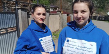 ბორჯომელი თანატოლგანმანათლებლები მუნიციპალიტეტის ათ სკოლაში მოსწავლეებს ევროინტეგრაციის საკითხებზე ესაუბრნენ