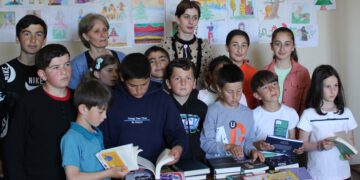 წიგნიერების კვირეული — მაჟორიტარი დეპუტატის საჩუქარი ადიგენის სკოლებს