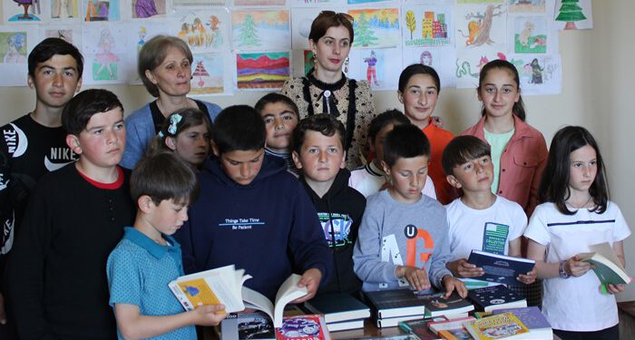წიგნიერების კვირეული — მაჟორიტარი დეპუტატის საჩუქარი ადიგენის სკოლებს