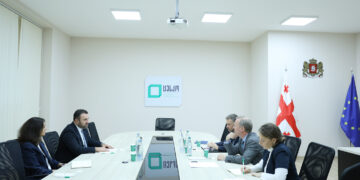 26 ოქტომბრის არჩევნები განიხილეს გიორგი კალანდარიშვილმა და კრის ალანმა ცესკოში გამართულ შეხვედრაზე