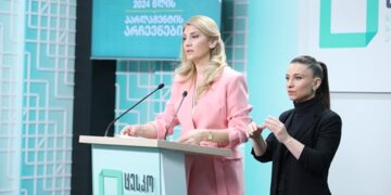 17:00 საათის მდგომარეობით საარჩევნო უბნებზე მივიდა 1 768 816 ამომრჩეველი, რაც 50.6%-ს შეადგენს.