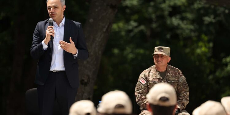 ალექსანდრე წულაძე „ჯარის ბანაკის“ მონაწილეებს: „აქ თქვენ მოისმენთ საგმირო ისტორიებს პირადად ქართველი სამხედროებისგან – მჯერა, ბანაკის დასრულების შემდეგ, კიდევ უფრო იამაყებთ საკუთარი ქვეყნით“