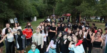 ბორჯომის მუნიციპალიტეტის მიერ ორგანიზებული ახალგაზრდული ბანაკი ქართული ესტრადის მომღერლების კონცერტით დაიხურა