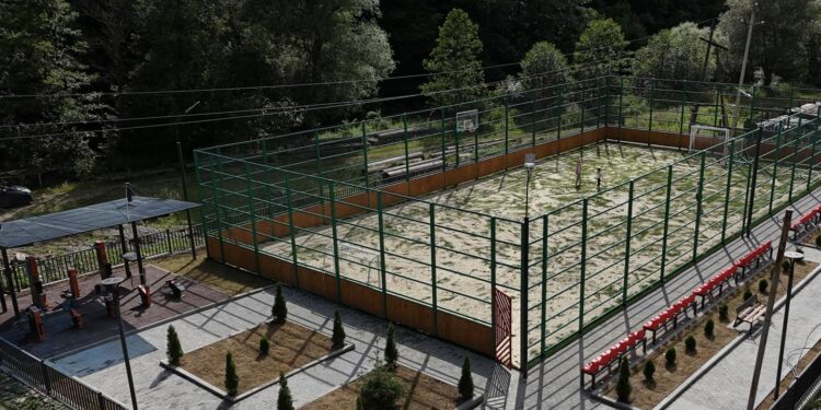 ბორჯომის მუნიციპალიტეტის დაფინანსებით ტიმოთესუბანში სპორტული მოედანი და დასასვენებელი სივრცე მოეწყო