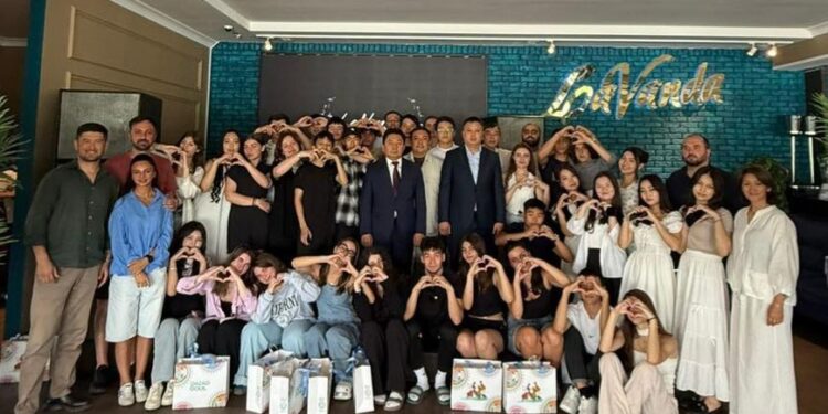 ბორჯომელი ახალგაზრდები ყაზახეთის ქალაქ ატირაუს სტუმრობდნენ