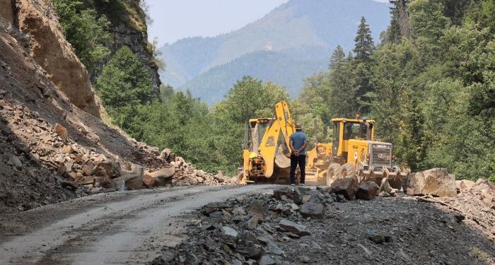 ტიმოთესუბნიდან დიდი და პატარა მიტარბის გავლით დაბა ბაკურიანამდე მისასვლელი გზის რეაბილიტაცია დაიწყო