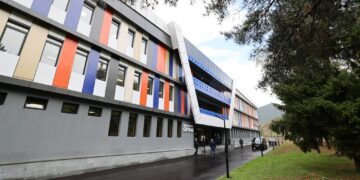 ბორჯომის ახლად აშენებულ პროფესიულ კოლეჯს პრემიერი და განათლებს მინისტრი სტუმრობდნენ