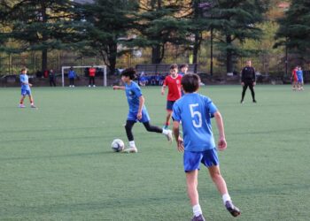 ბორჯომის მუნიციპალიტეტის ახალარჩეული მერი ბორჯომის საფეხბურთო გუნდის «თორი»-ს და «საგარეჯო»-ს მატჩს დაესწრო