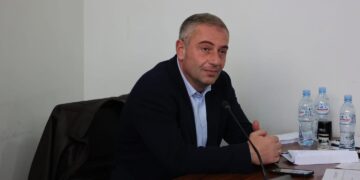 ბორჯომის მუნიციპალიტეტის მერი, მამუკა გელაშვილი, ახალი მე-8 მოწვევის საკრებულოს პირველ სხდომას დაესწრო