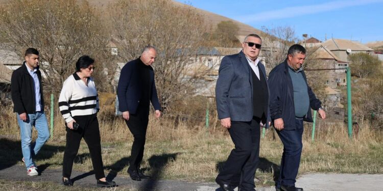 სამცხე-ჯავახეთის სახელმწიფო რწმუნებული სოფელ ტაბაწყურში, მოლითსა და ბალანთაში სასკოლო ინფრასტრუქტურას გაეცნო