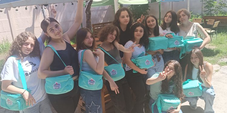 ახალდაბის მედიაკაფეში ბორჯომელი ახალგაზრდებისთვის სამოქალაქო აქტივიზმის სკოლა-ბანაკის პირველი ეტაპი გაიმართა