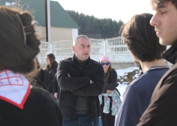 სამცხე-ჯავახეთის მხარის რწმუნებული და ბორჯომის მერი ბაკურიანში ახალგაზრდულ ბანაკს სტუმრობდნენ