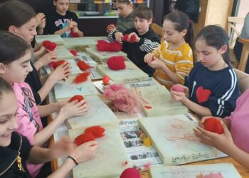 ბორჯომის მერიის დაფინანსებით ახალდაბის მედიაკაფე „ლუტრეზი“-ში ინგლისურისა და ხელოვნების კლუბები კვლავ აგრძელებს საქმიანობას