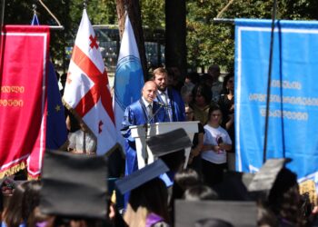 გივი მიქანაძემ სამცხე-ჯავახეთის სახელმწიფო უნივერსიტეტის კურსდამთავრებულებს სწავლის დასრულება მიულოცა