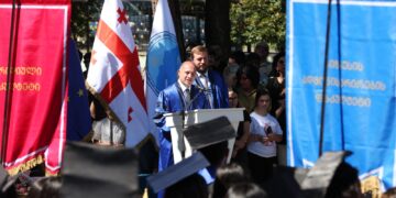 გივი მიქანაძემ სამცხე-ჯავახეთის სახელმწიფო უნივერსიტეტის კურსდამთავრებულებს სწავლის დასრულება მიულოცა